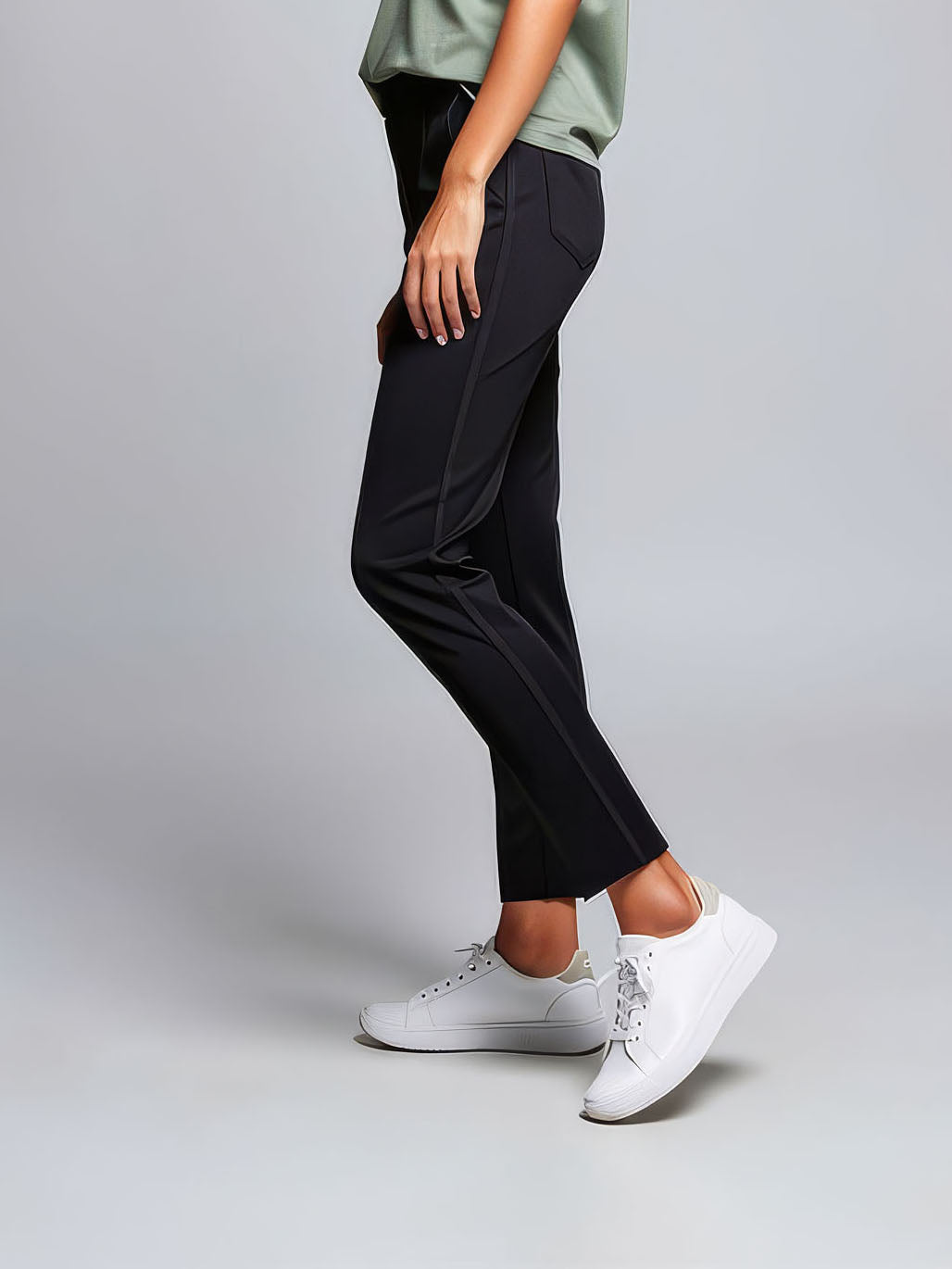 Motion Stretch Pants